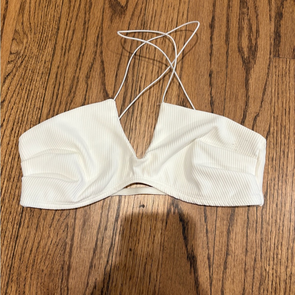 Edikted size XS V ribbed White crop top